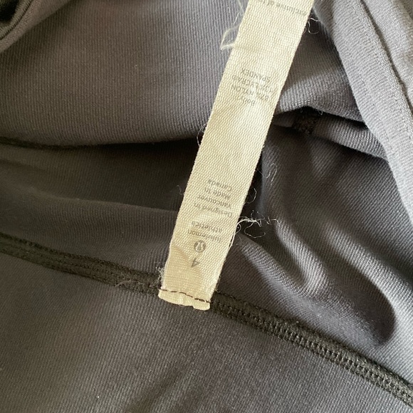 Lulumeon crops - Picture 3 of 3